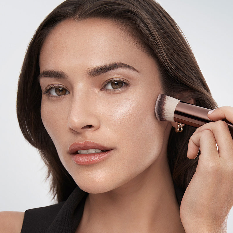 Vanish™ Seamless Finish Foundation Brush - Image 2